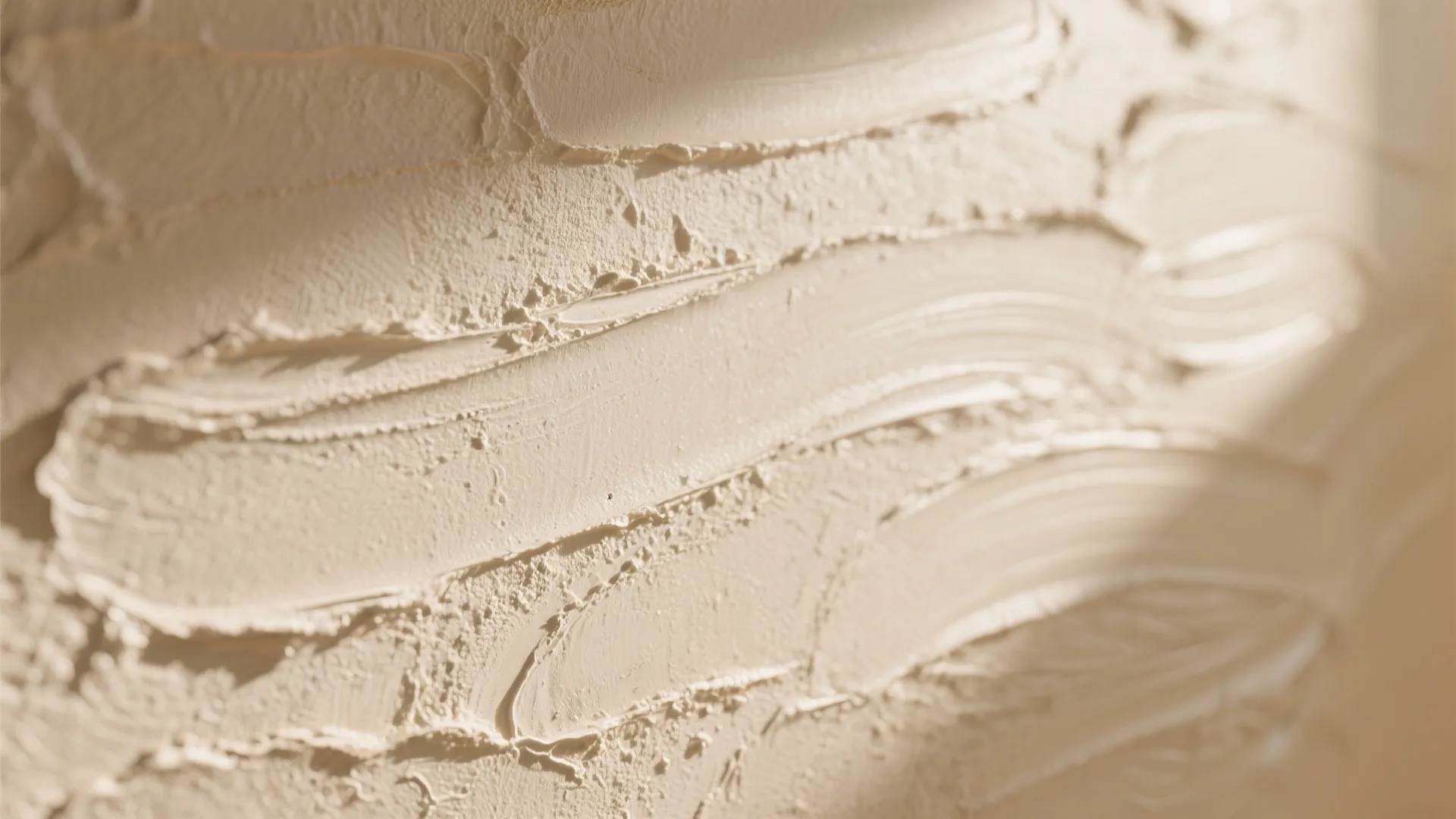 4. Textured Finishes: Venetian Plaster & Micro-Trowel