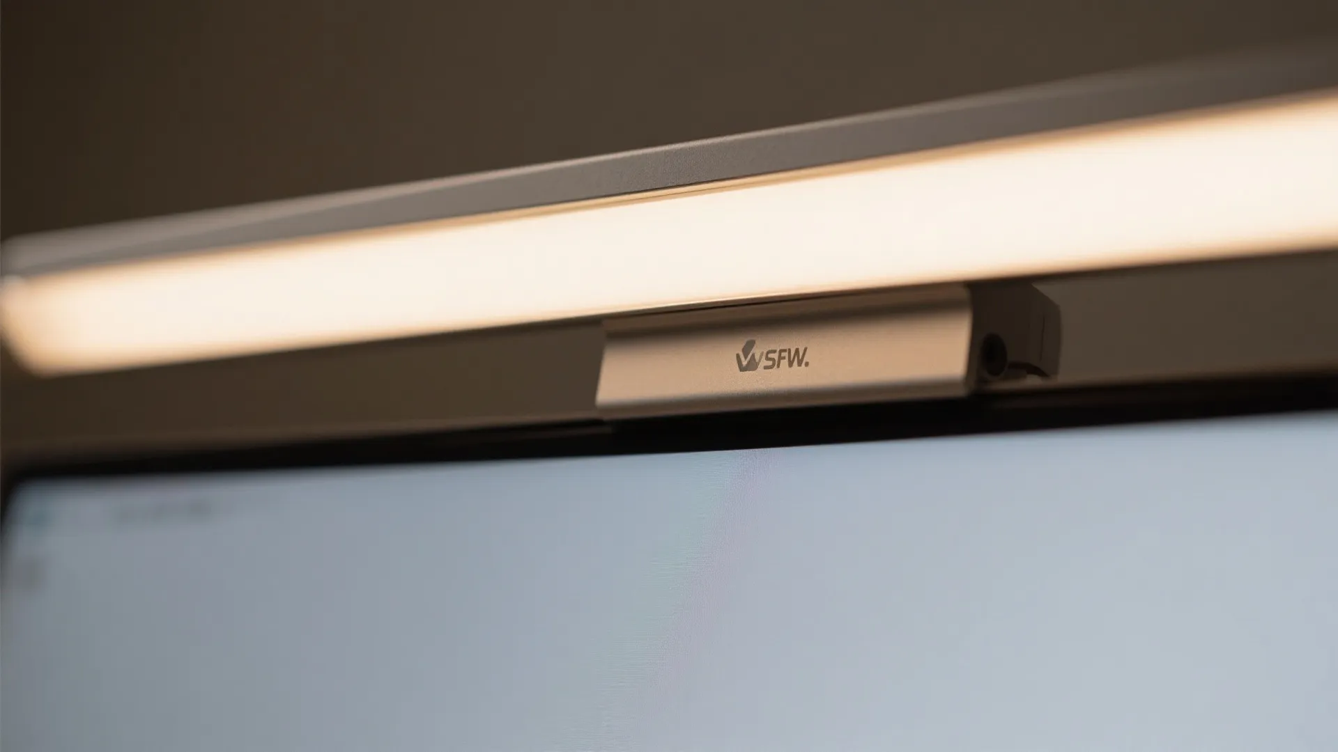 Video-call ready: vertical light for faces