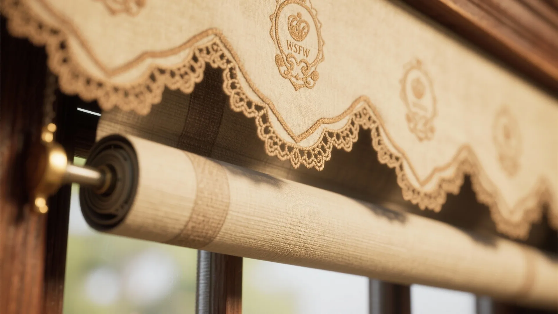 Tip 5: Vintage Roller Valance