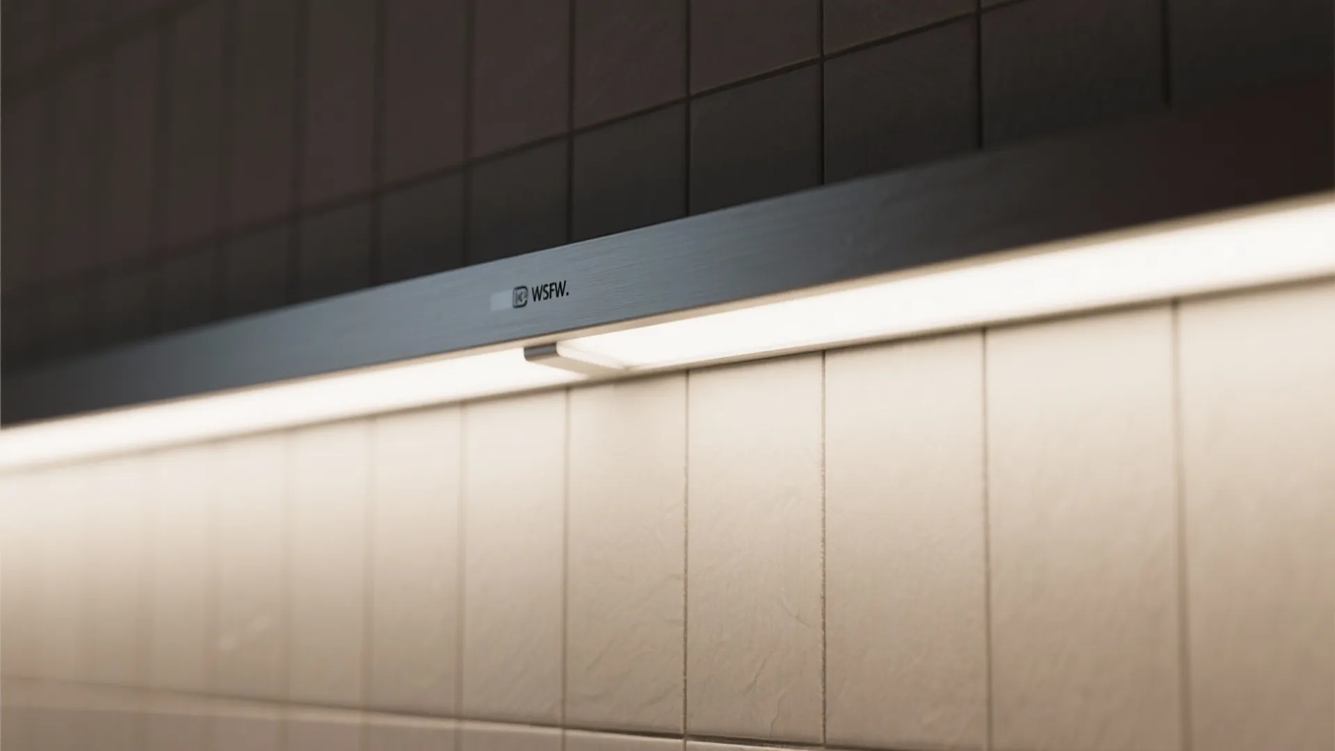 Wall-Washers to Stretch the Space