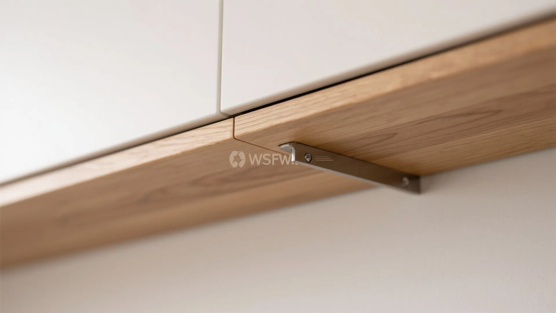 Warm Wood Accents for a Calm Atmosphere